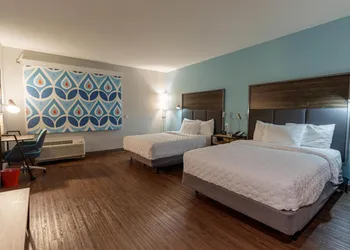 Tru by Hilton McKinney hotel thumbnail 2