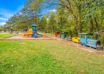 Rondout Valley Camping Resort Deluxe Park Model 3 hotel thumbnail 6
