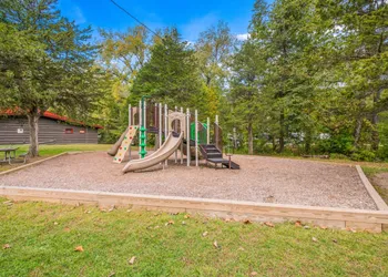 Rondout Valley Camping Resort Deluxe Park Model 3 hotel thumbnail 7