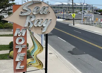 Searay Motel hotel thumbnail 6