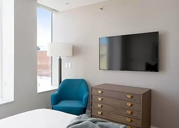 Sonder by Marriott Bonvoy La Galerie hotel thumbnail 2