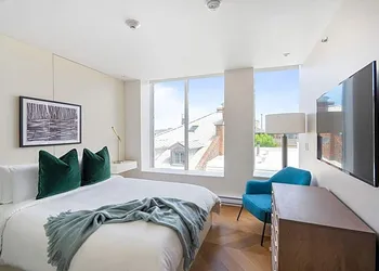 Sonder by Marriott Bonvoy La Galerie hotel thumbnail 5