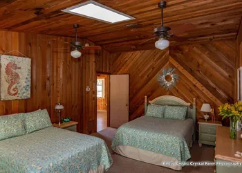 Riverfront Treetop Bungalow hotel thumbnail 2