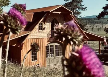 Navajo Peak Lodge hotel thumbnail 3