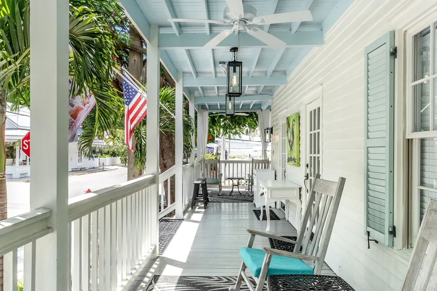 The Porch on Frances Inn hotel detail image 2