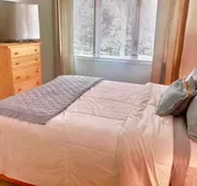 G2 Sunny and homey Fairway Village Townhome right on the Omni Mount Washington Hotel golf course hotel detail image 4