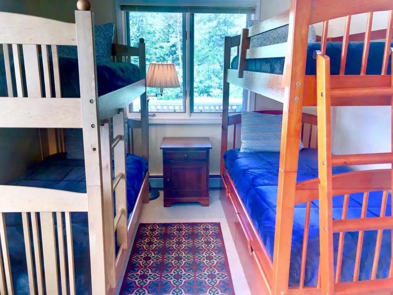 G2 Sunny and homey Fairway Village Townhome right on the Omni Mount Washington Hotel golf course hotel detail image 6