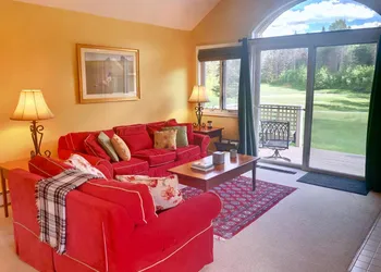 G2 Sunny and homey Fairway Village Townhome right on the Omni Mount Washington Hotel golf course hotel thumbnail 8