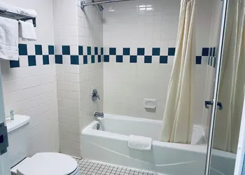 Excel Inn & Suites hotel thumbnail 5
