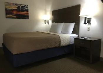 Lakes Area Inn hotel thumbnail 2