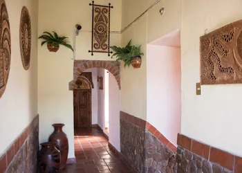 Las Cuatro Puertas hotel thumbnail 5