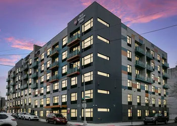 Executive Residency Bronx hotel thumbnail 2