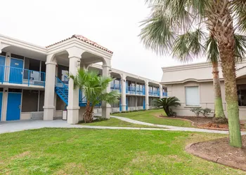 OYO Hotel Baton Rouge - Mead Rd Louisiana hotel thumbnail 2