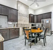 Stylish 4BR condo in Downtown by Hosteeva hotel detail image 7