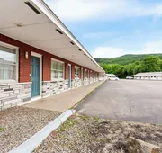 Quality Inn & Suites Gorham Riverside hotel detail image 3