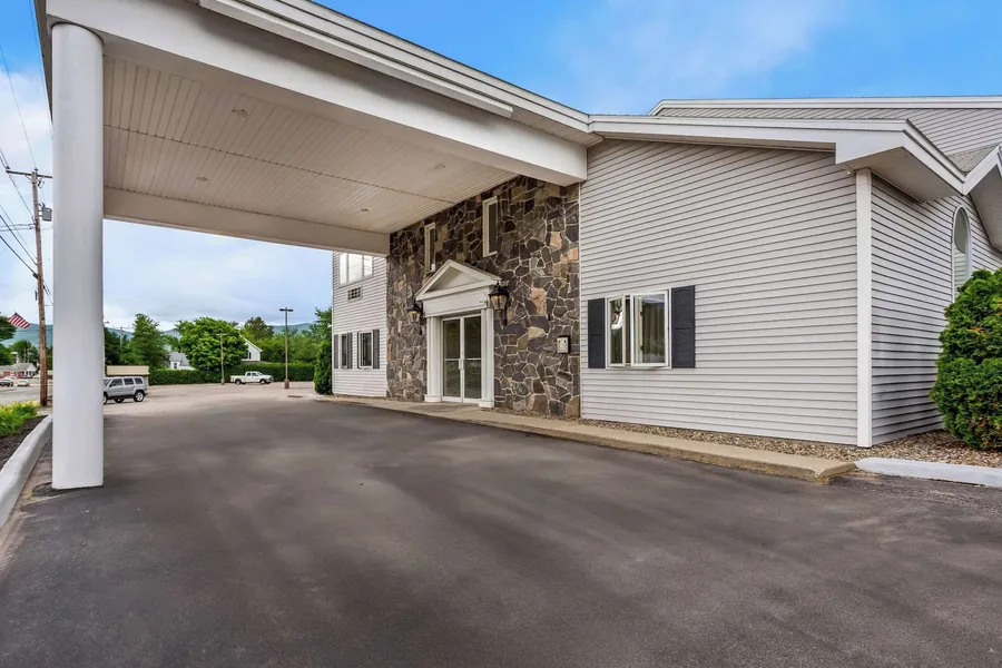 Quality Inn & Suites Gorham Riverside hotel detail image 6