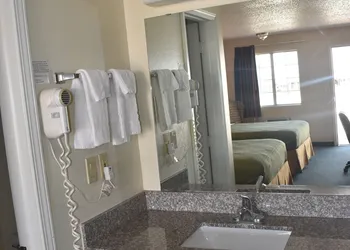 Royal Inn hotel thumbnail 4