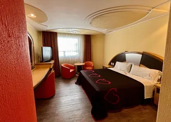 Hot Plaza Camarones | Love Hotel | Solo Adultos hotel thumbnail 4