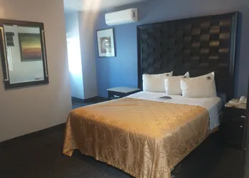 Hotel Suites Royal hotel thumbnail 2