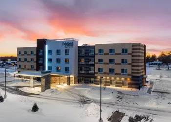 Fairfield Inn & Suites by Marriott Ashtabula hotel thumbnail 2
