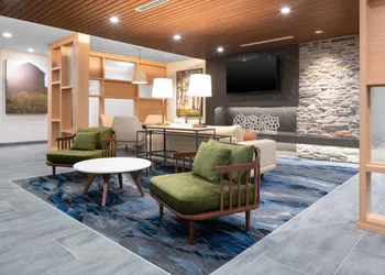 Fairfield Inn & Suites by Marriott Ashtabula hotel thumbnail 4