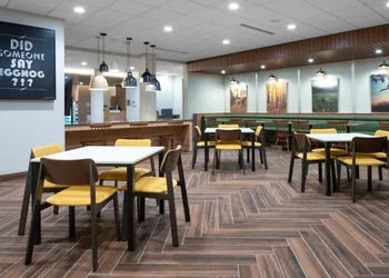 Fairfield Inn & Suites by Marriott Ashtabula hotel thumbnail 5
