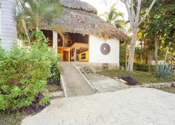 Villas del Angel hotel thumbnail 3