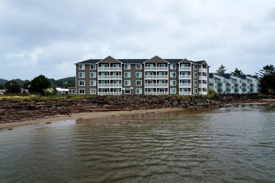 Siletz Bay Beachfront Hotel by OYO Lincoln City hotel detail image 2