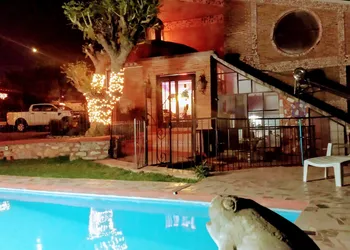 Los Alcatraces hotel thumbnail 6