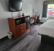 The Royal Inn & Suites hotel detail image 7