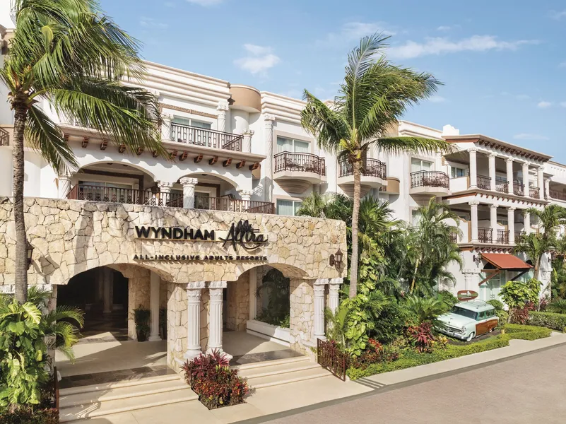 Wyndham Alltra Playa del Carmen Adults Only All Inclusive hotel detail image 2