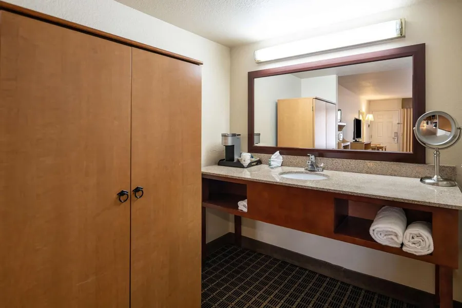 SureStay Plus Hotel by Best Western San Jose Central City hotel detail image 6