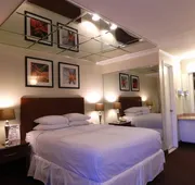 Commack Inn hotel detail image 3