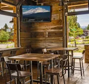 Ski Inn Taphouse Hotel hotel detail image 5