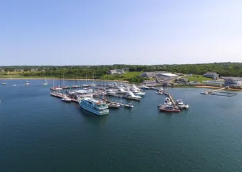 Champlin's Marina & Resort hotel thumbnail 3
