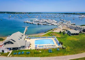 Champlin's Marina & Resort hotel thumbnail 4
