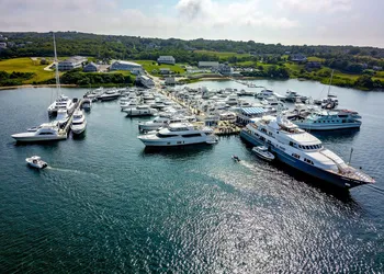 Champlin's Marina & Resort hotel thumbnail 5