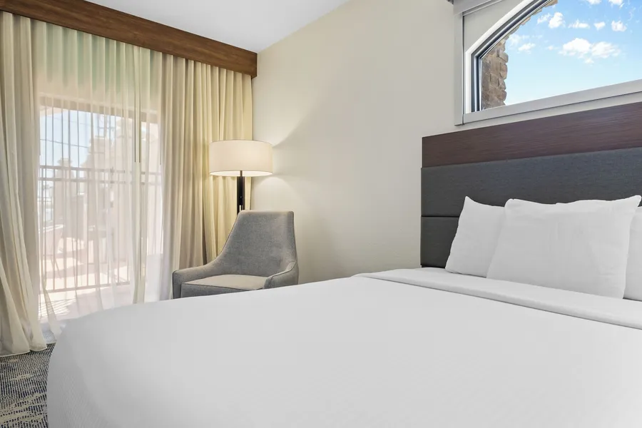 La Quinta Inn & Suites by Wyndham Santa Cruz hotel detail image 6
