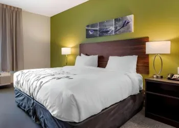 Sleep Inn & Suites Crosby hotel thumbnail 2