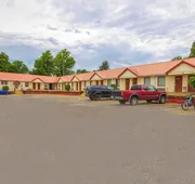Sunflower Motel Hiawatha By OYO hotel detail image 4