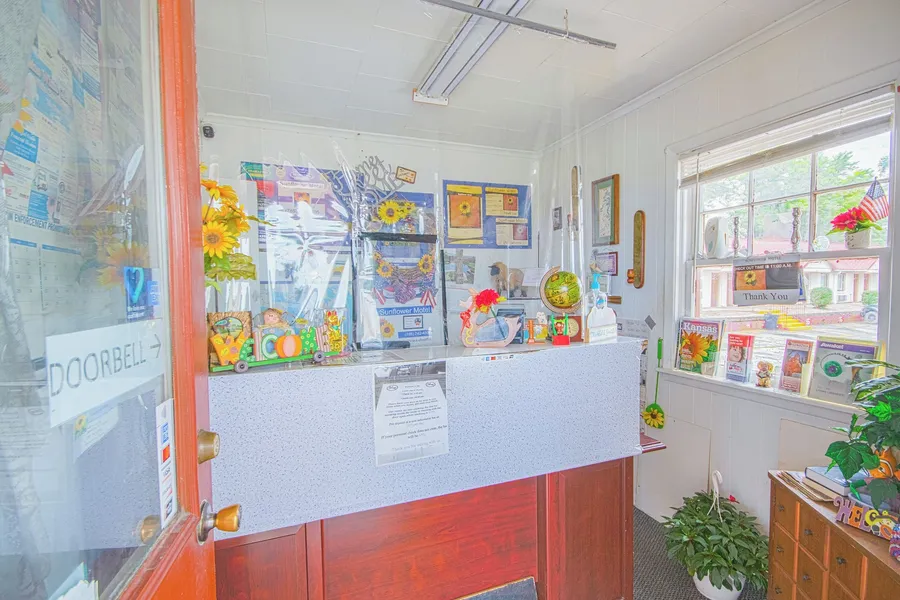 Sunflower Motel Hiawatha By OYO hotel detail image 6