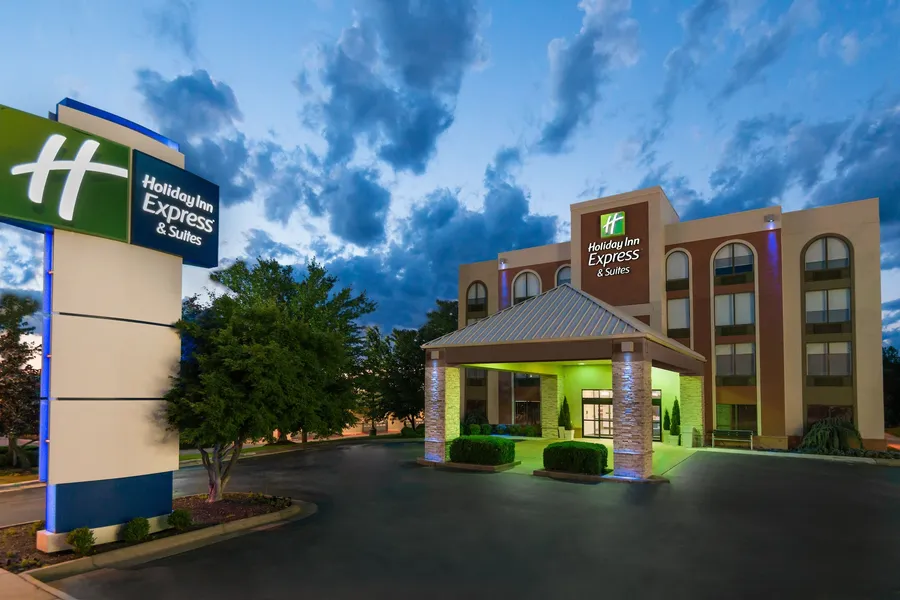 Holiday Inn Express Hotel & Suites Bentonville by IHG hotel detail image 2