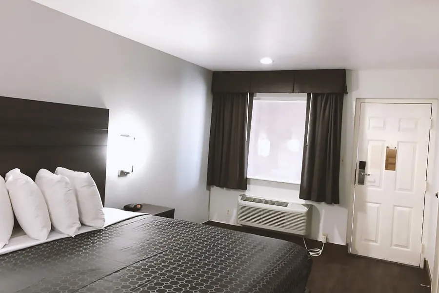 Americas Best Value Inn & Suites San Antonio Arena District hotel detail image 2