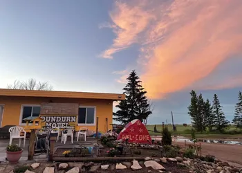 Dundurn Motel hotel thumbnail 5