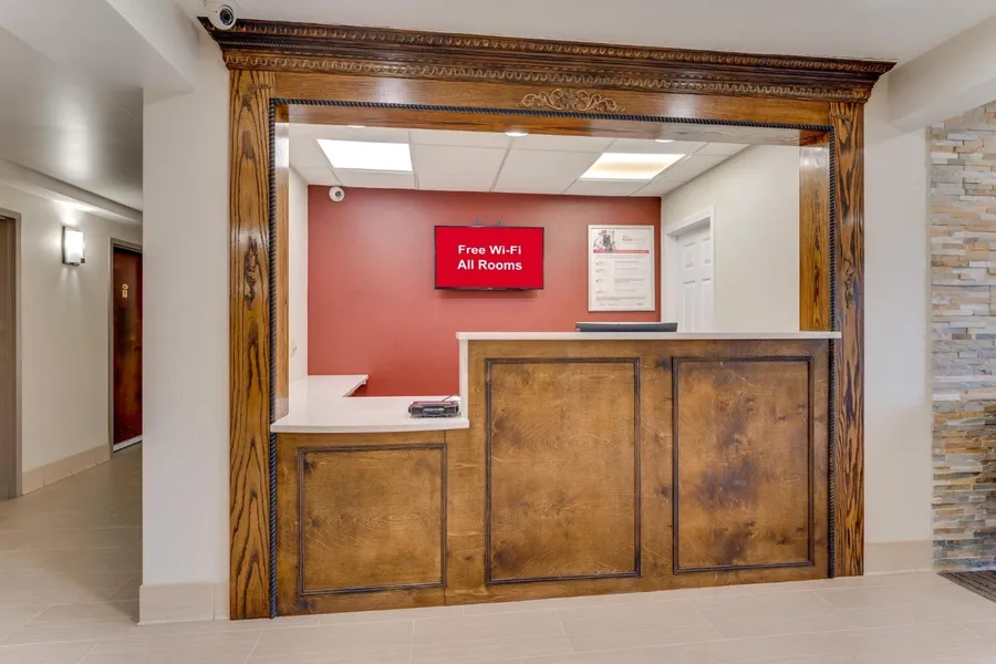 Red Roof Inn & Suites Newport – Middletown, RI hotel detail image 2