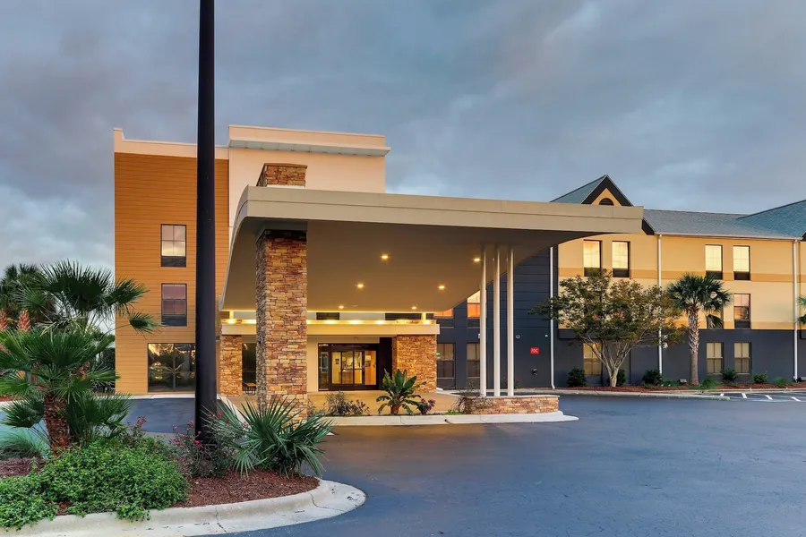 Fairfield Inn & Suites by Marriott Southport hotel detail image 2