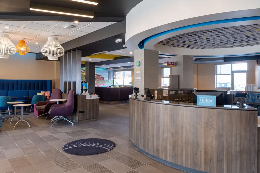 Tru by Hilton Naperville Chicago hotel detail image 6
