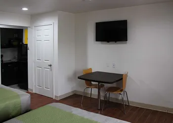 Studio 6-Houston TX - East hotel thumbnail 7