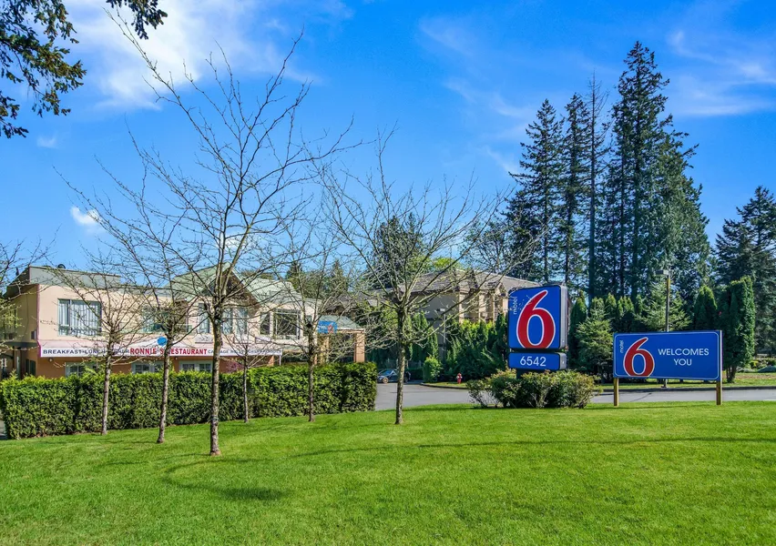 Motel 6 Surrey, BC hotel detail image 6