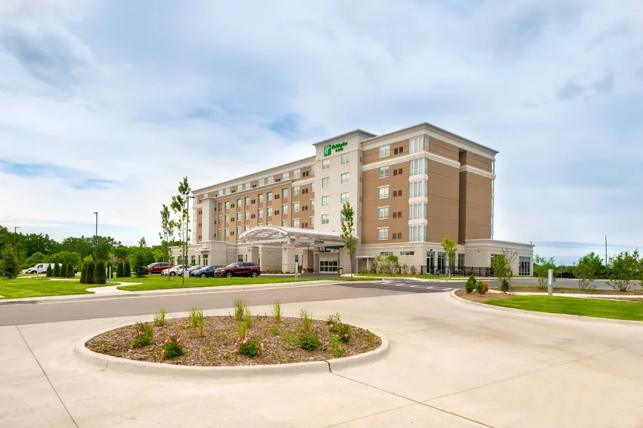 Holiday Inn Hotel & Suites Farmington Hills - Detroit NW by IHG hotel detail image 2